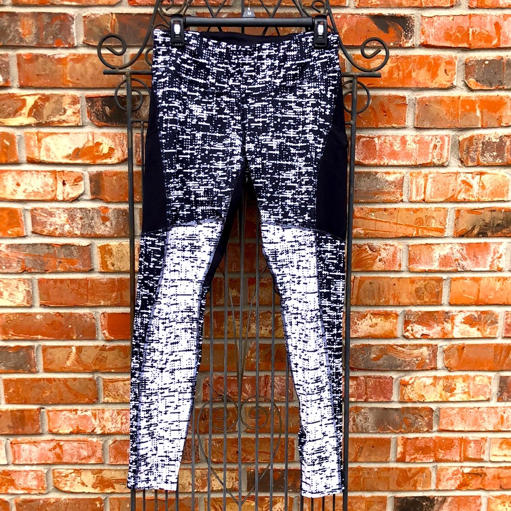 Champion Leggings Black/White Size M w/pockets